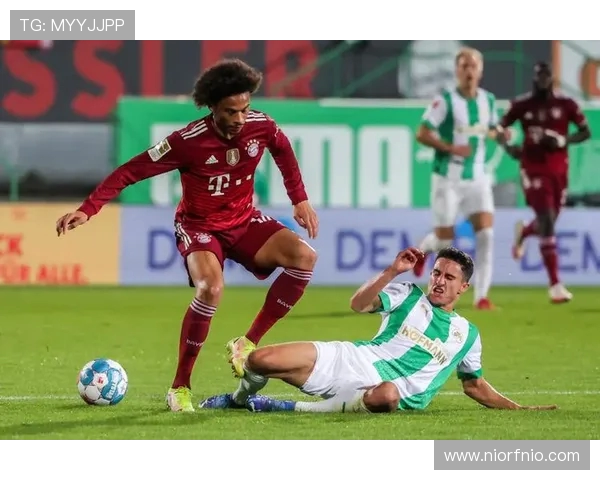 奥斯纳与菲尔特的精彩对决揭示了足球战术的博弈与魅力