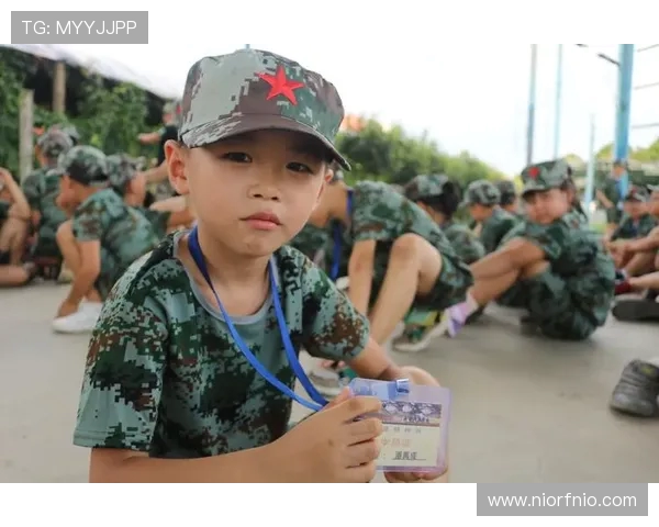 许钟豪的成长之路与奋斗历程探秘：从平凡到卓越的蜕变之旅