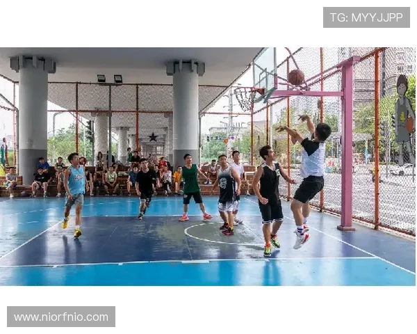 成都飞盘队在城市马拉松中的耐力表现精彩点评与分析